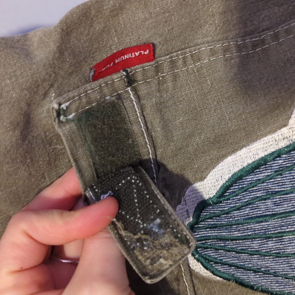 FUBU Platinum Olive Cargo Shorts Fat Albert Dumb Donald Emb.Pocket Patch 42 - Picture 4 of 12